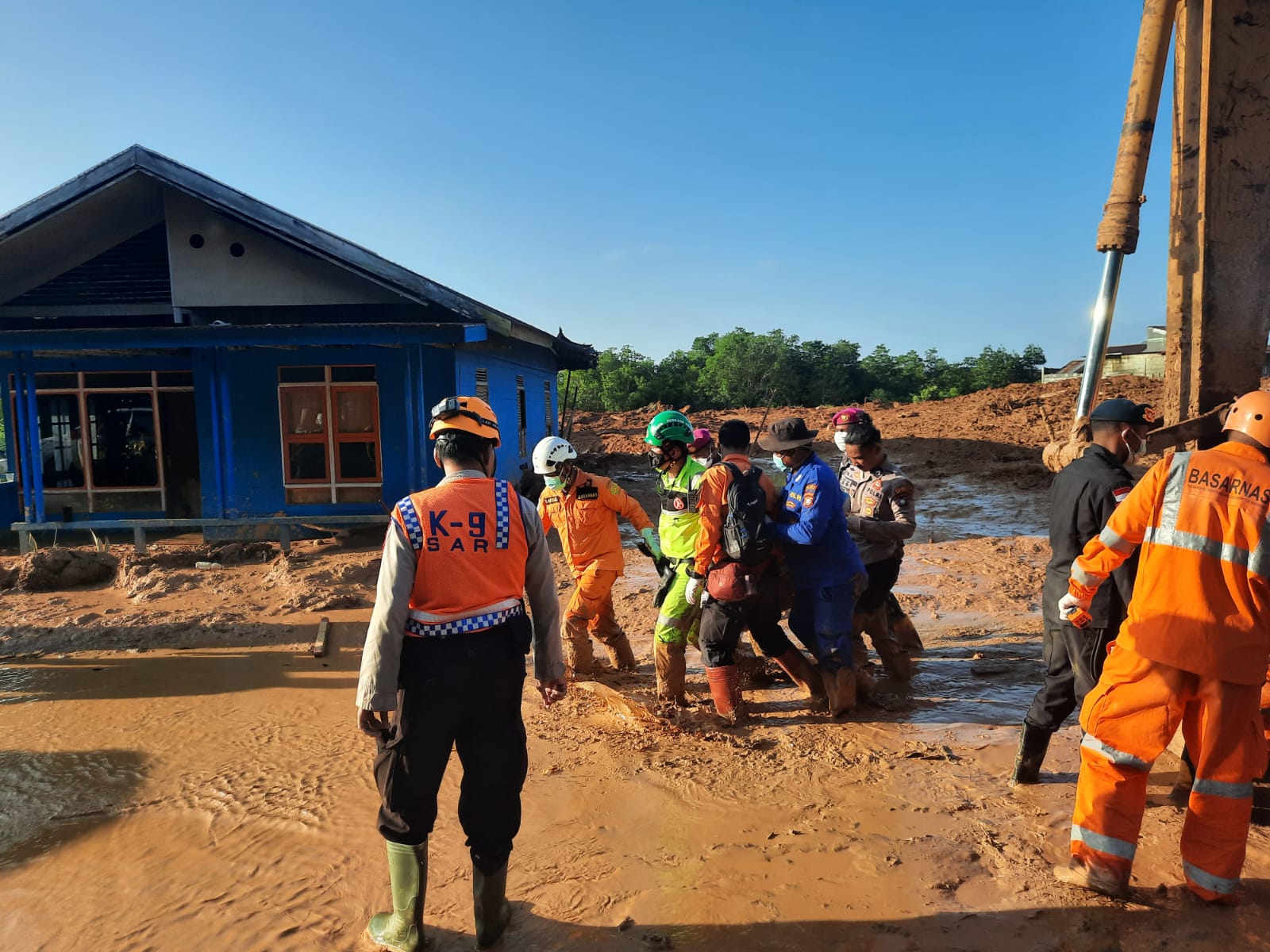 Gerak Cepat ERT PPA Bantu Evakuasi Hingga Trauma Healing Para Korban Bencana di Lahat dan Natuna